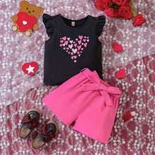 Carregar imagem no visualizador da galeria, Blusa con estampas de corazones y short con cinto
