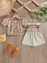 Carregar imagem no visualizador da galeria, Blusa floreado y short con cinto
