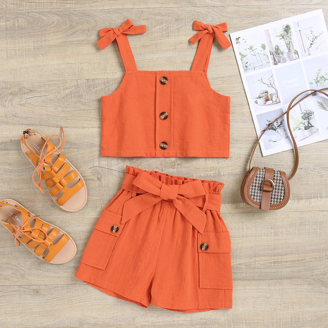 Crop top y short naranja con cinto