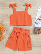 Cargar imagen en el visor de la galería, Crop top y short naranja con cinto
