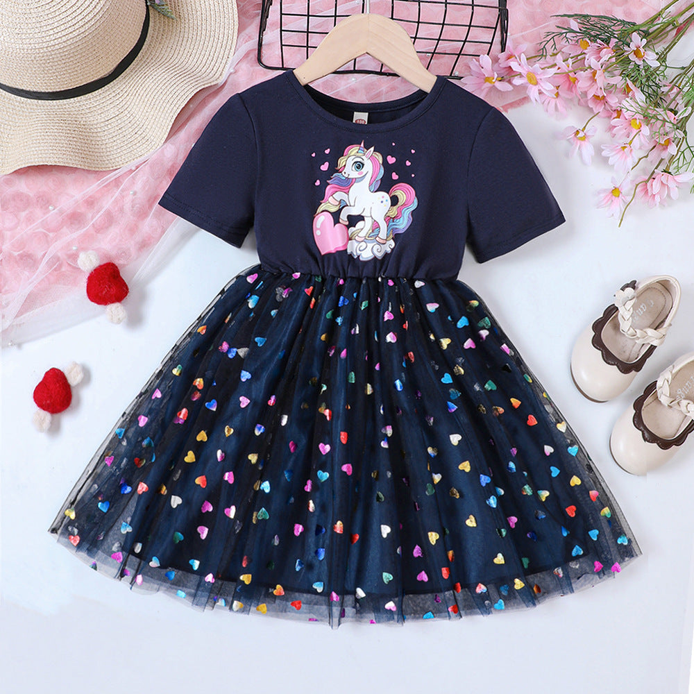 Vestido azul marino de unicornio y falda de tul con estampas de corazones