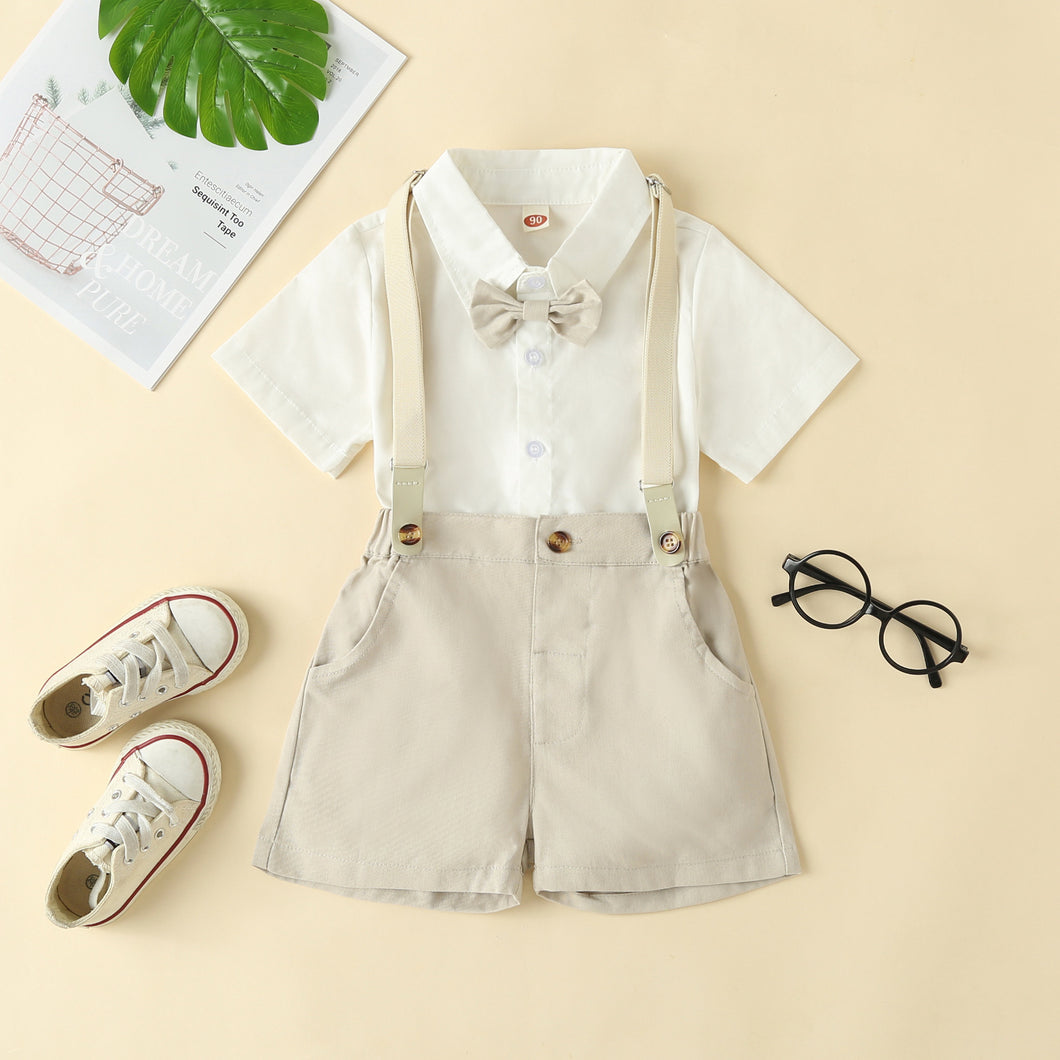 Camisa blanca con moño y  short crema con tirante