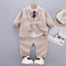 Carregar imagem no visualizador da galeria, Camisa a rayas con corbata, saco con chaleco y pantalón
