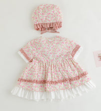 Carregar imagem no visualizador da galeria, Vestido rosa floreado con moño y gorra estilo Lolita
