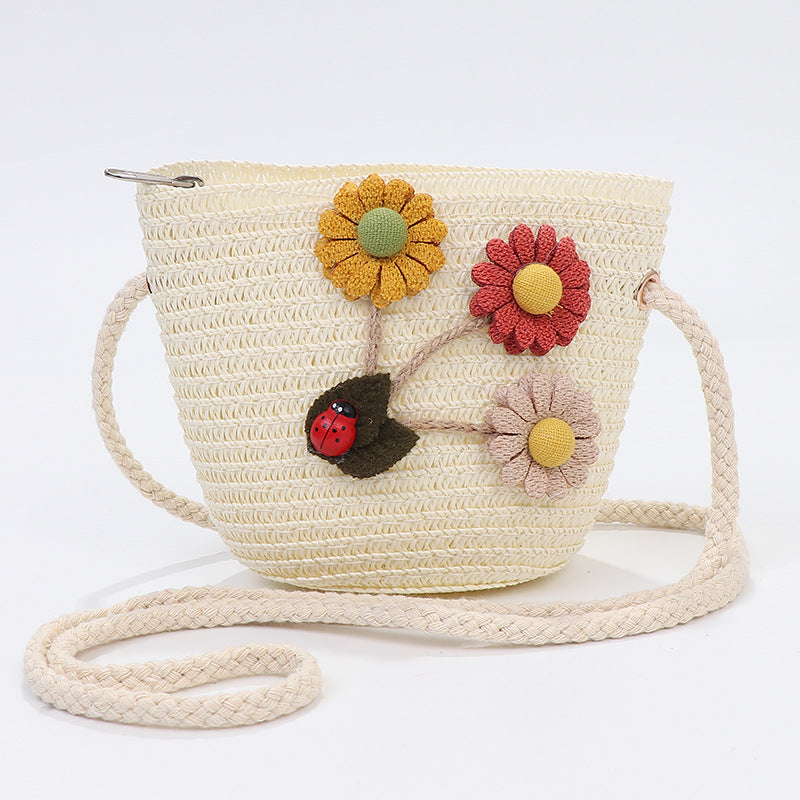 Cartera de playa con detalles de flores