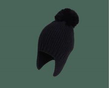 Cargar imagen en el visor de la galería, Gorra tapa orejas con pompon
